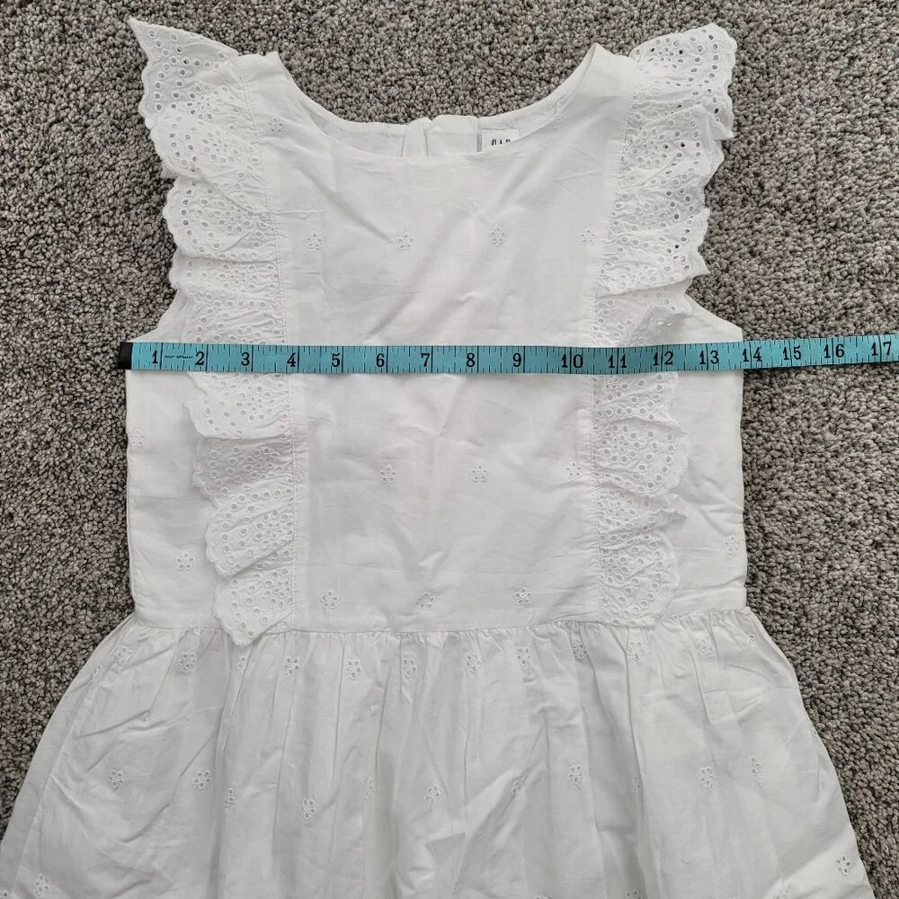 GAP white eyelet